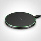 Base de carga inalámbrica Qi 15W KÄRN negra con luz LED verde, diseño compacto para móvil compatible