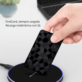 FindCard KÄRN recargándose sobre la base de carga Qi