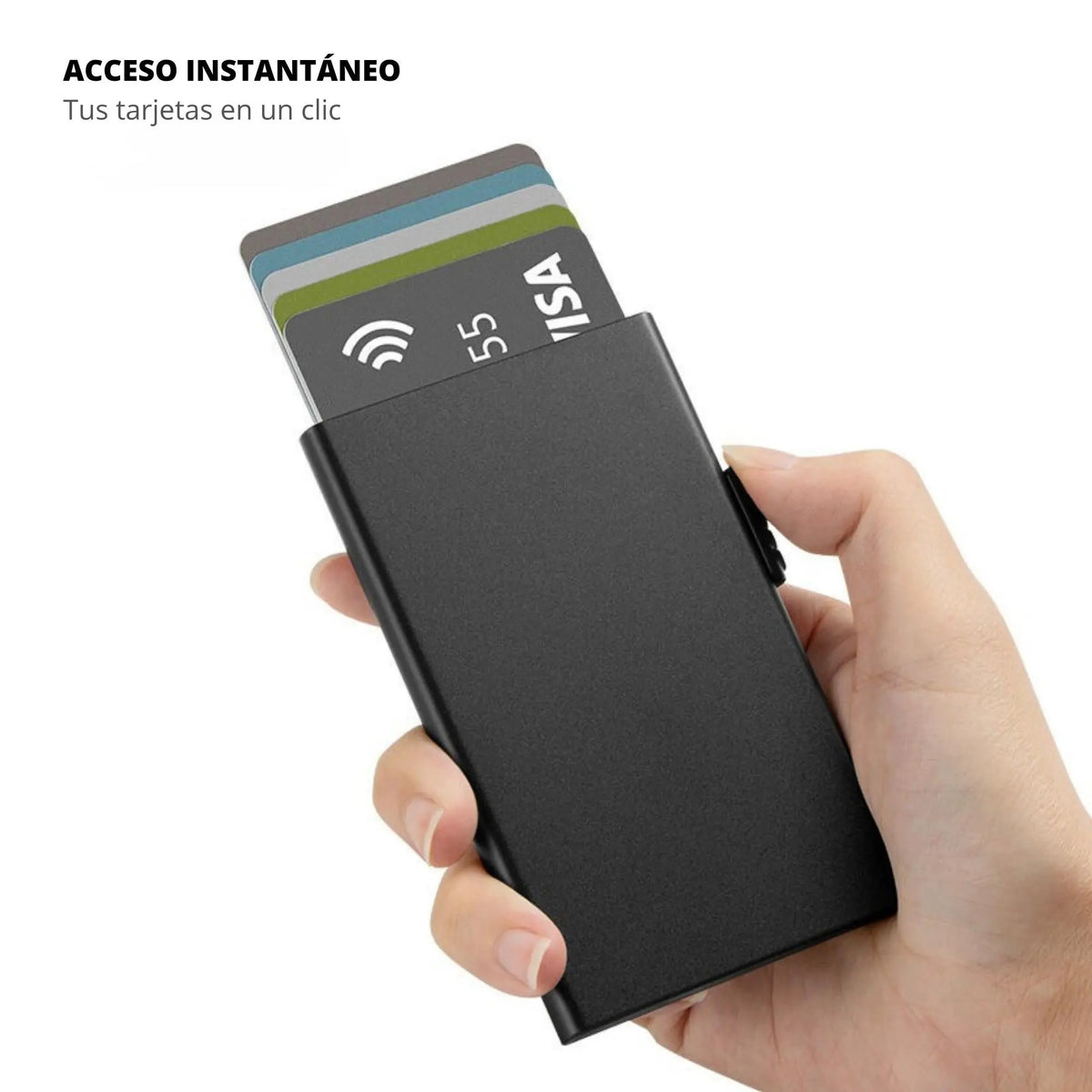 Tarjetero minimalista extrayendo tarjetas fácilmente con una mano